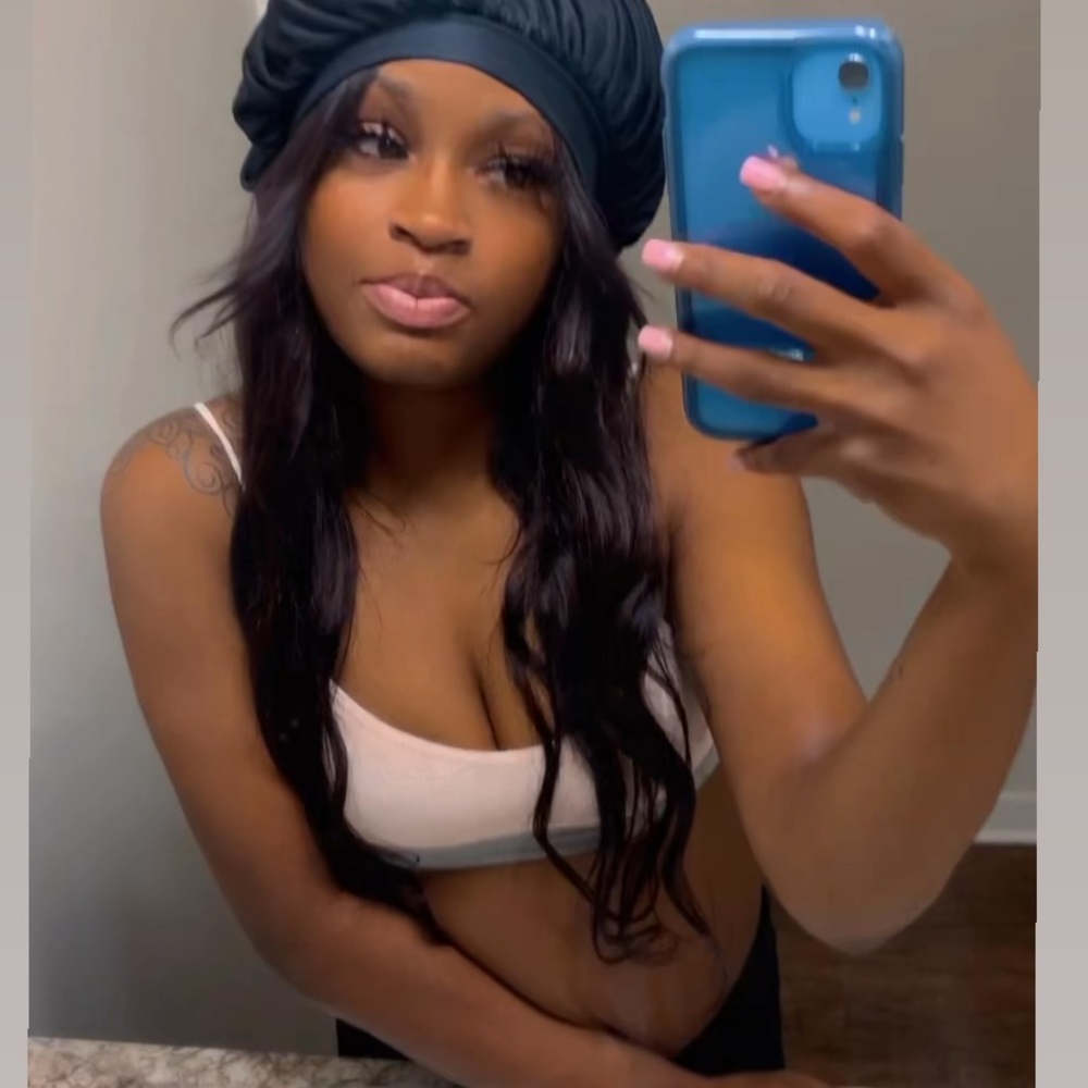 Meet your Posher, Ebony